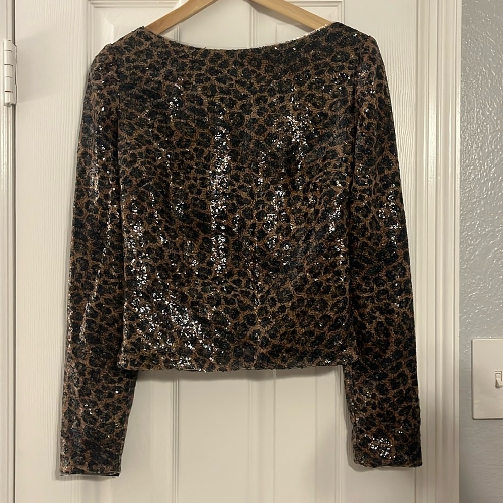 Size Medium LPA Sequin cheetah print open back blouse - Picture 1 of 6